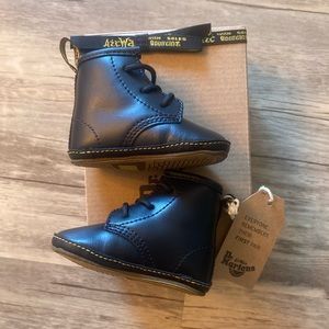 DR. MARTENS Newborn 1460 Auburn Leather Booties